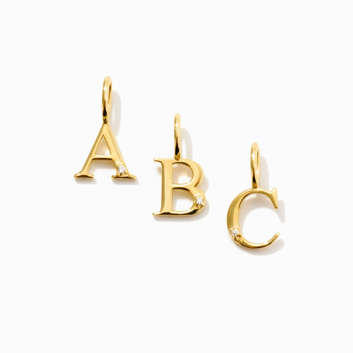 Kleiner Diamant-Charm mit Initialen