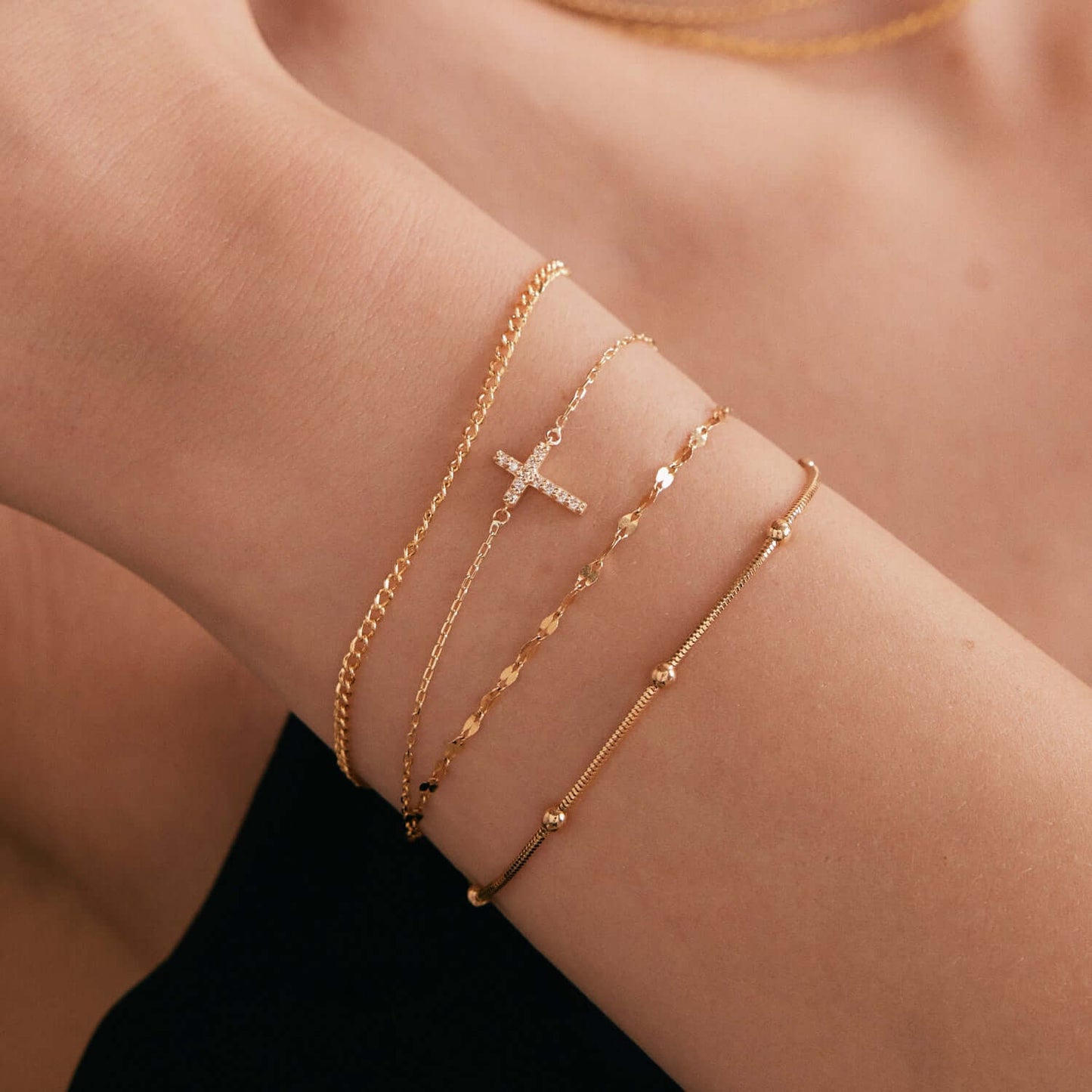 Bracelet croix diamant en or massif 585