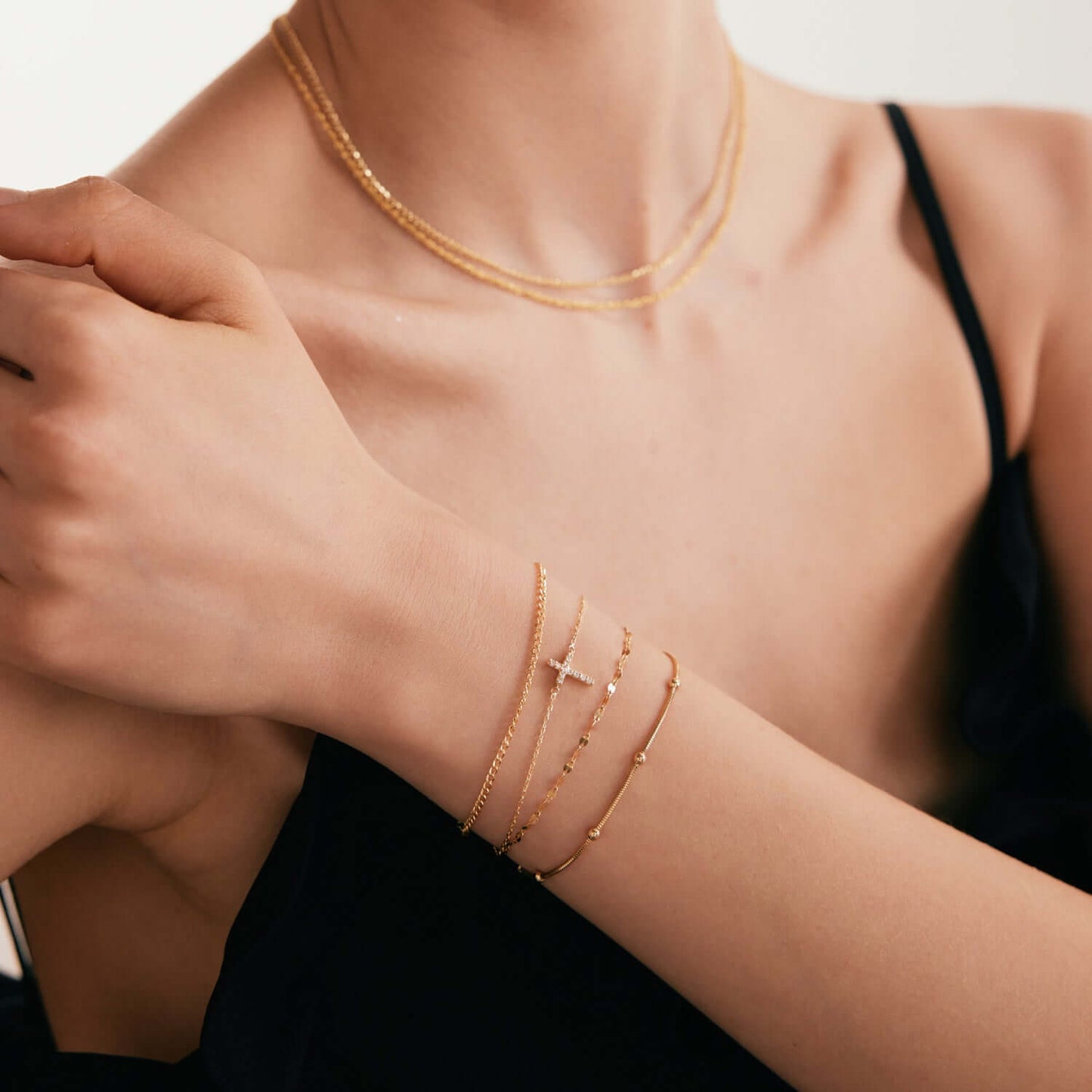 Bracelet croix diamant en or massif 585