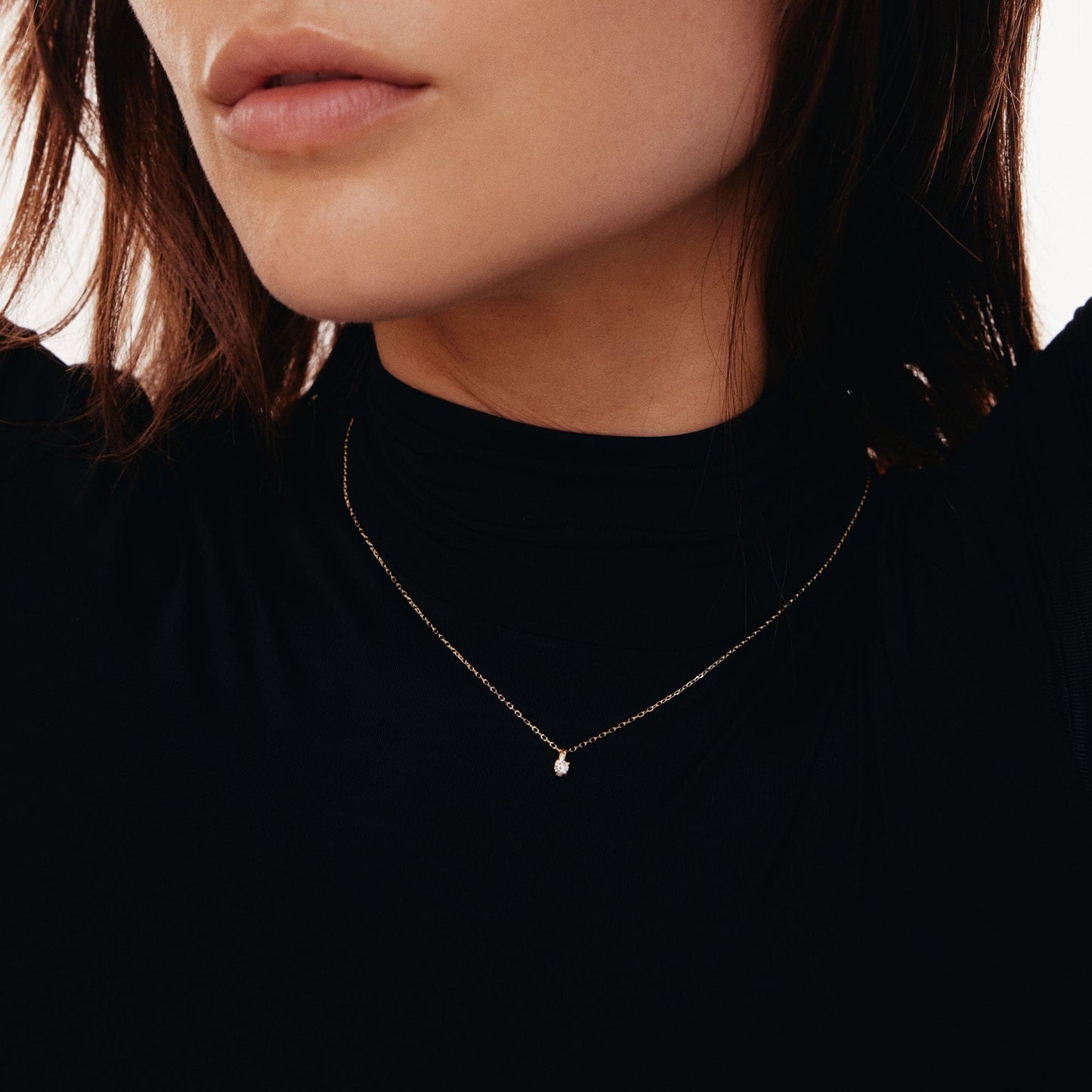 Pendentif diamant rond 4 pierres en or blanc 585 avec solitaire