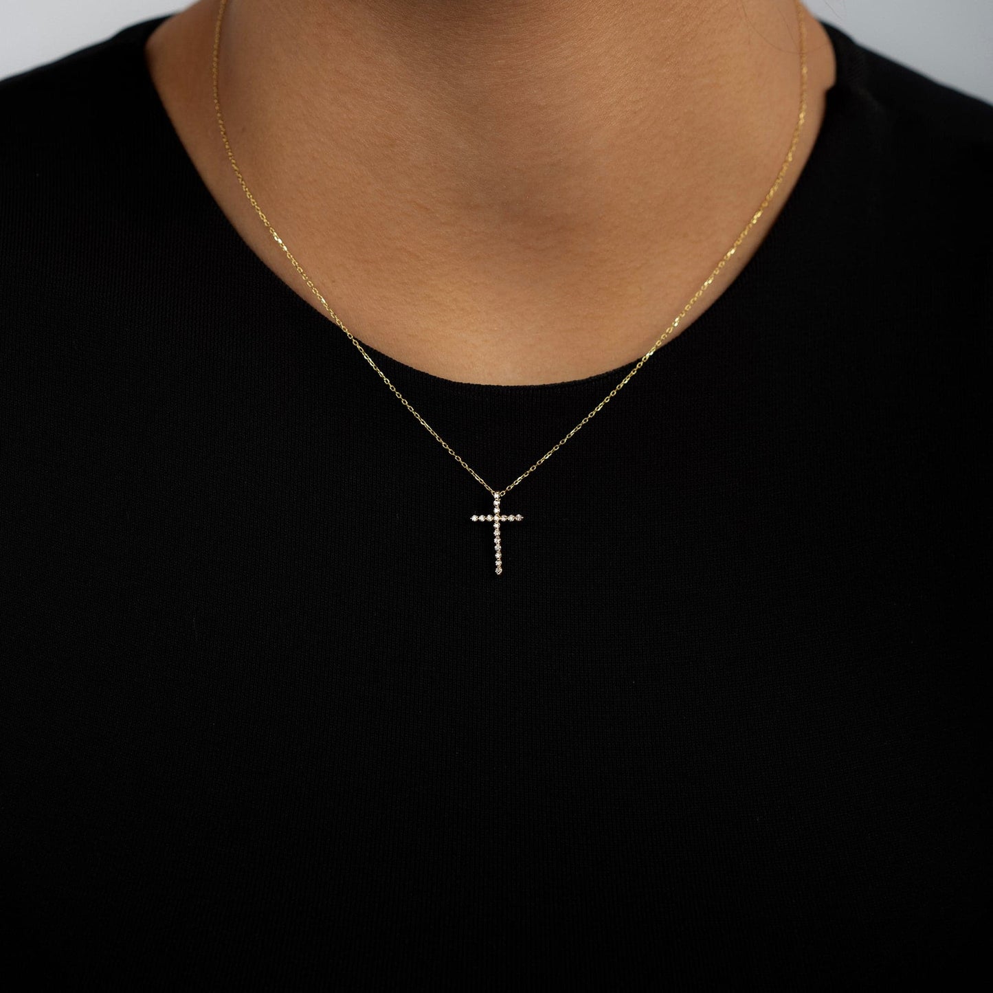 diamond cross necklace made of 585 yellow gold