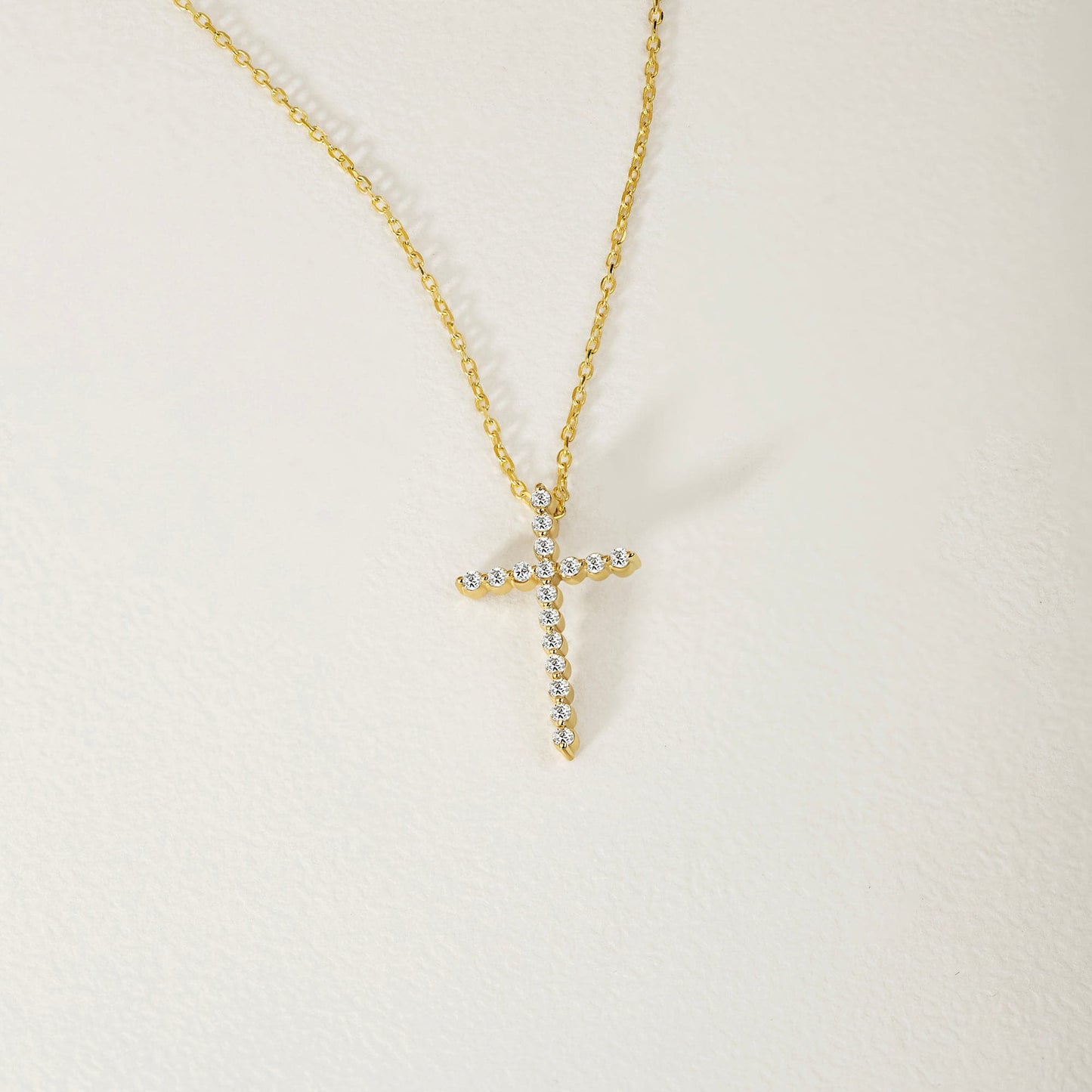 diamond cross necklace made of 585 yellow gold