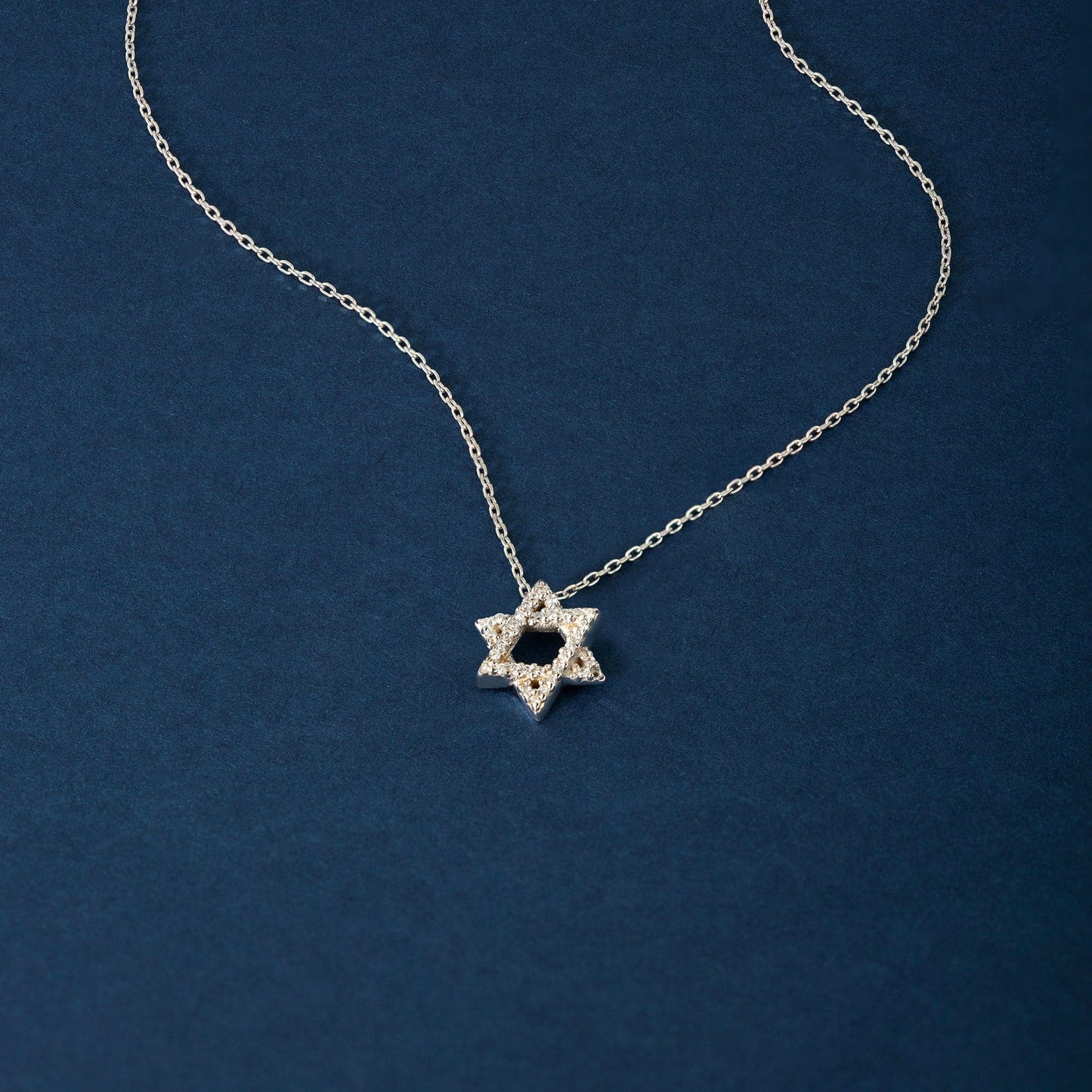 Collier de diamants étoile de David en or 585