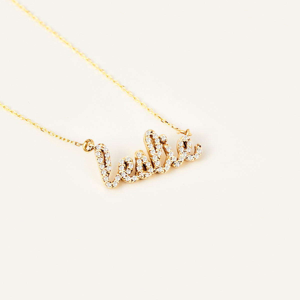 Collier prénom diamant cursif en or 585