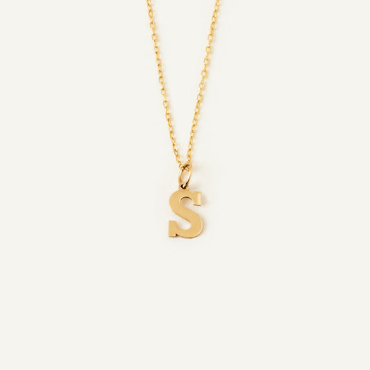 script letter pendant in 585 gold