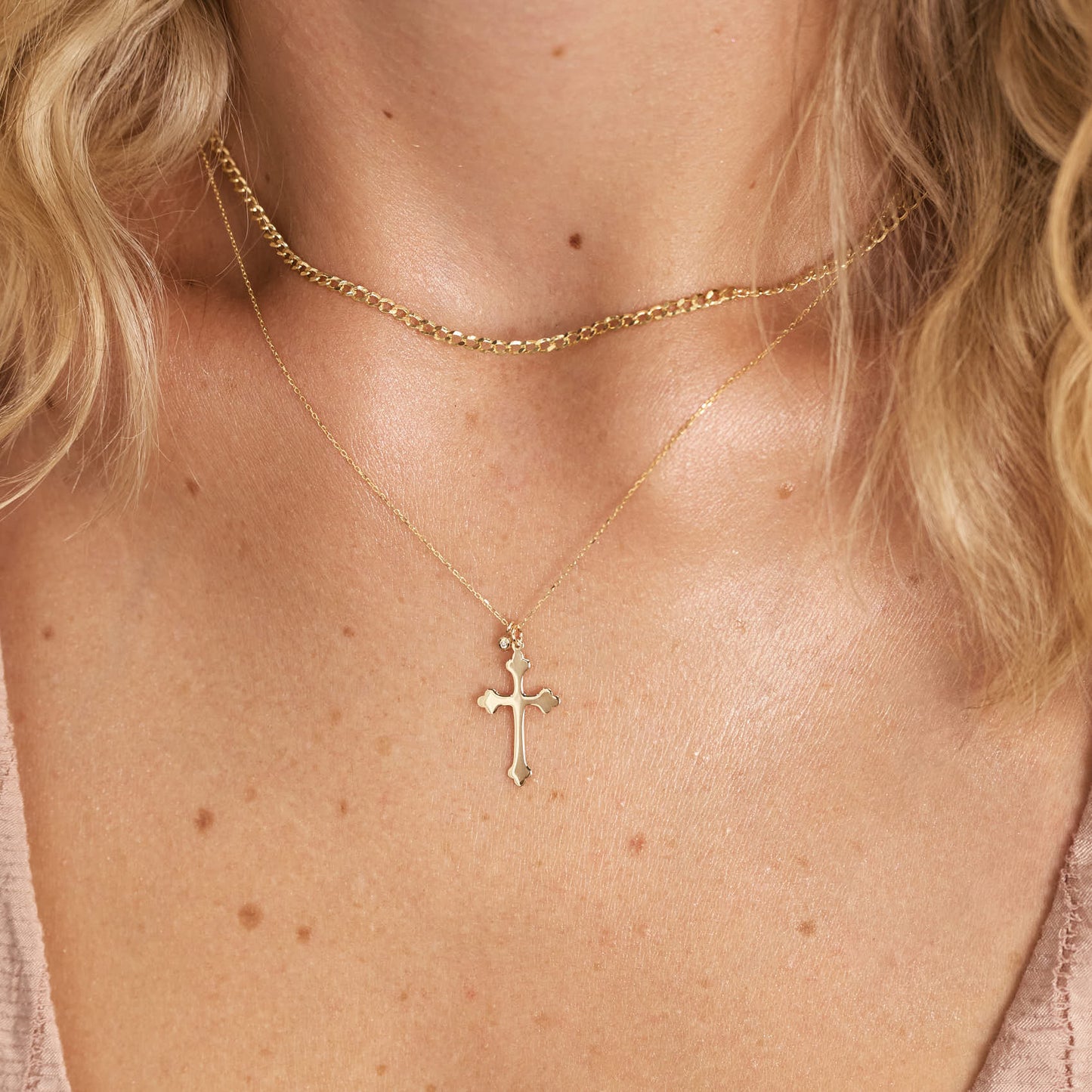 Collier croix serti de diamants en or massif 585
