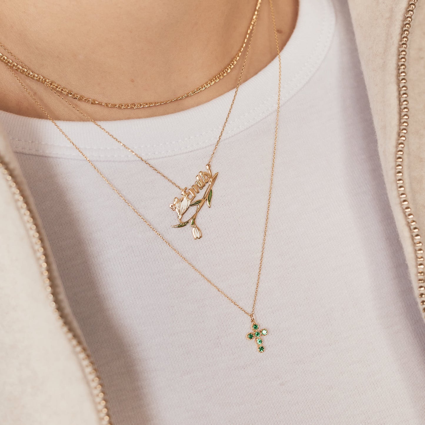 emerald cross necklace in 585 solid gold