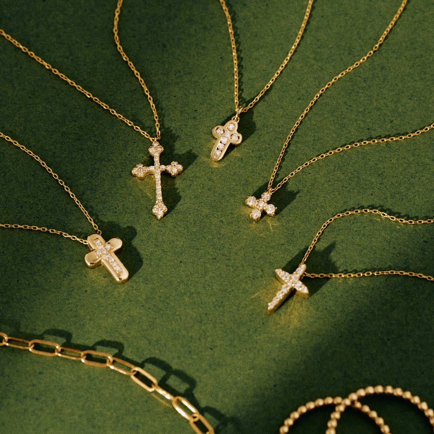 Collier Petite Croix Diamant en or massif 585