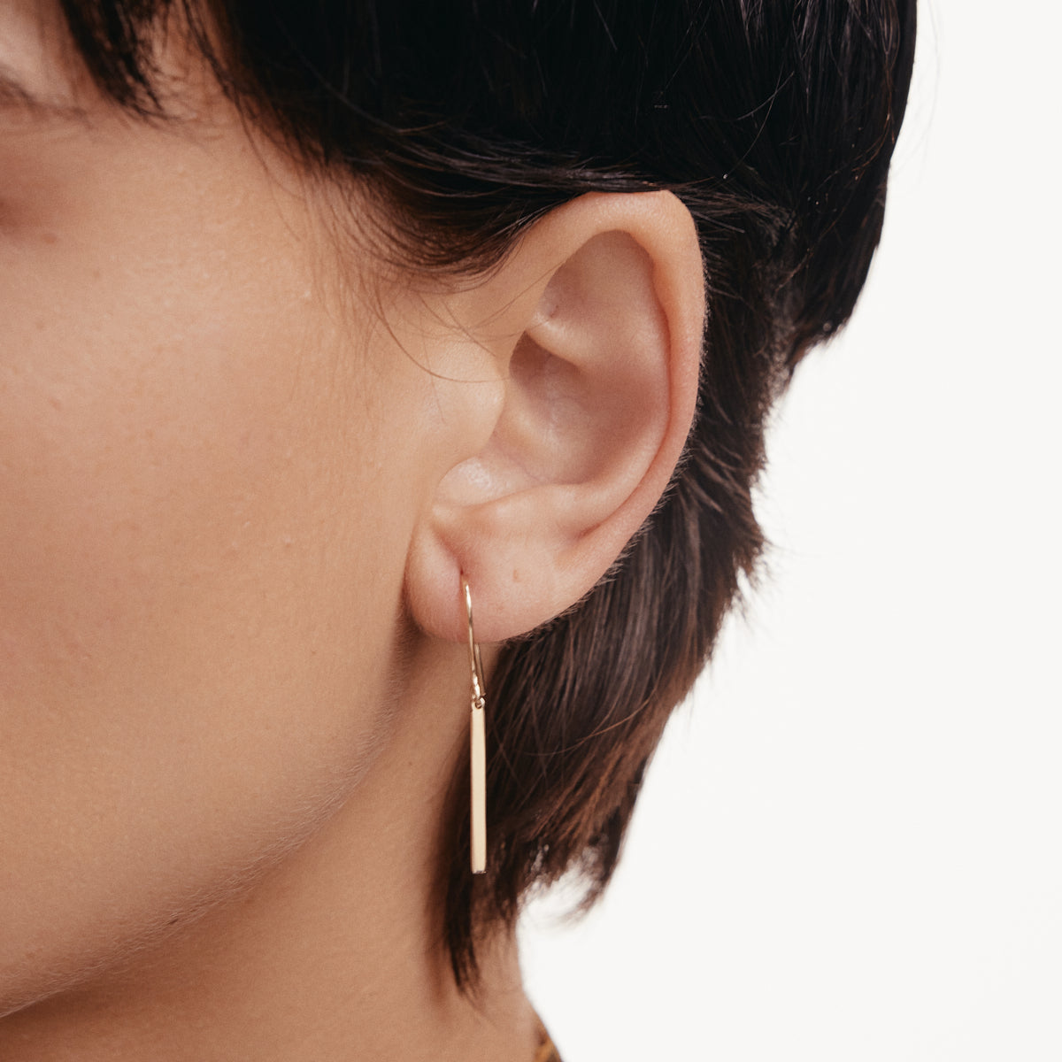 Geometrische Stab-Dangle-Ohrringe