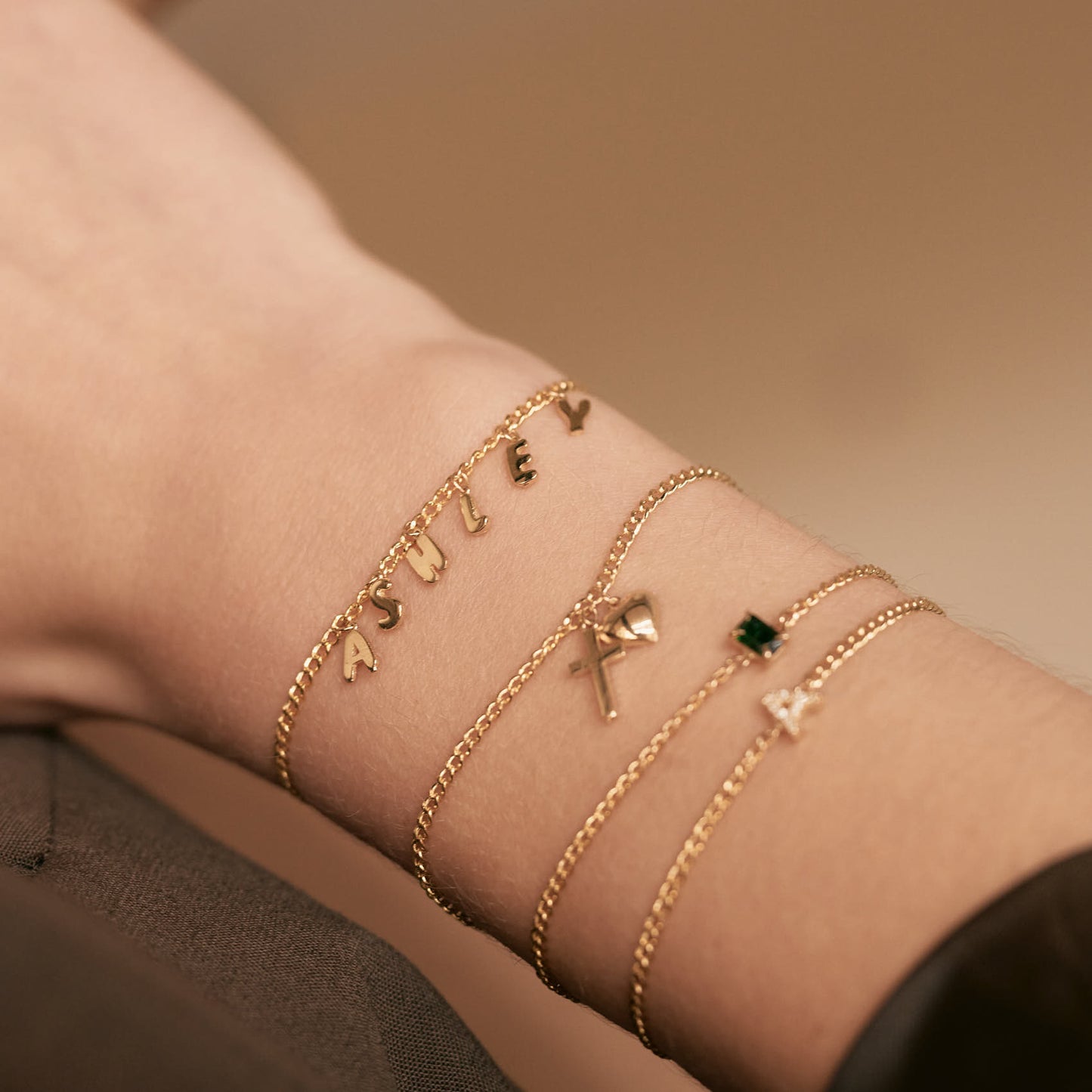 Cross and Heart Charm Bracelet in 585 solid gold