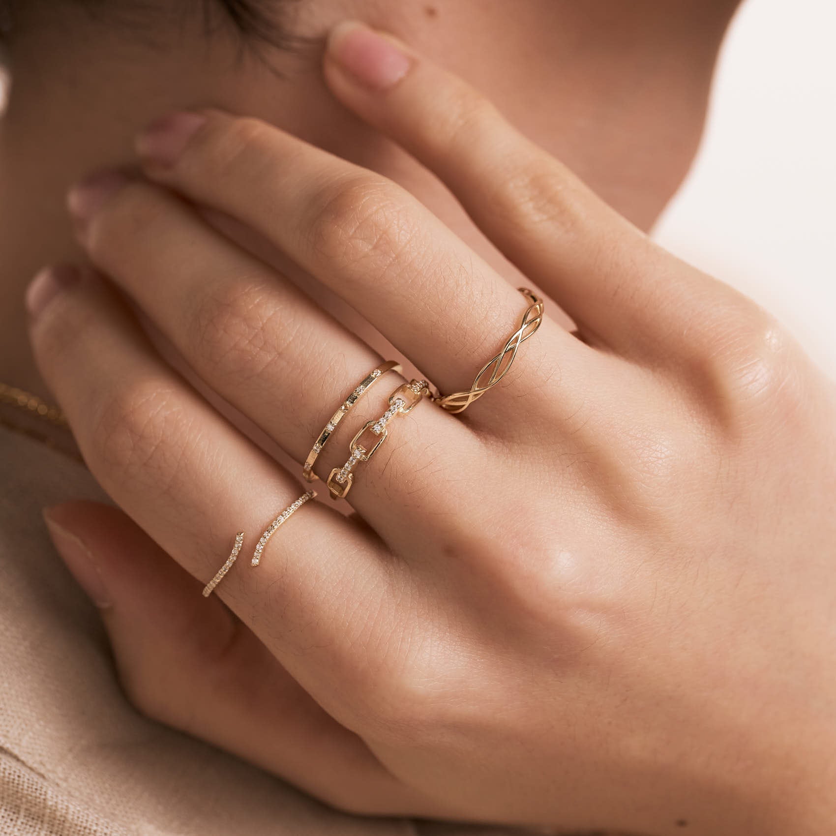 Minimalistischer Diamant-Ehering