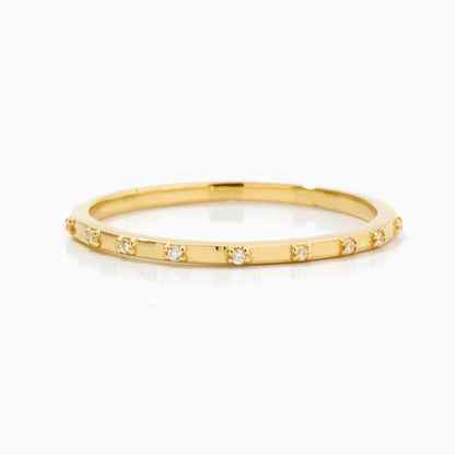 Minimalistischer Diamant-Ehering