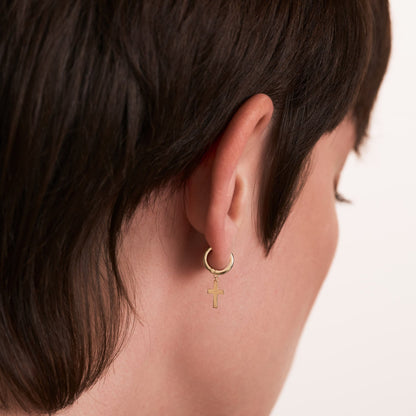 Kreuz-Ohrhänger und Creolen