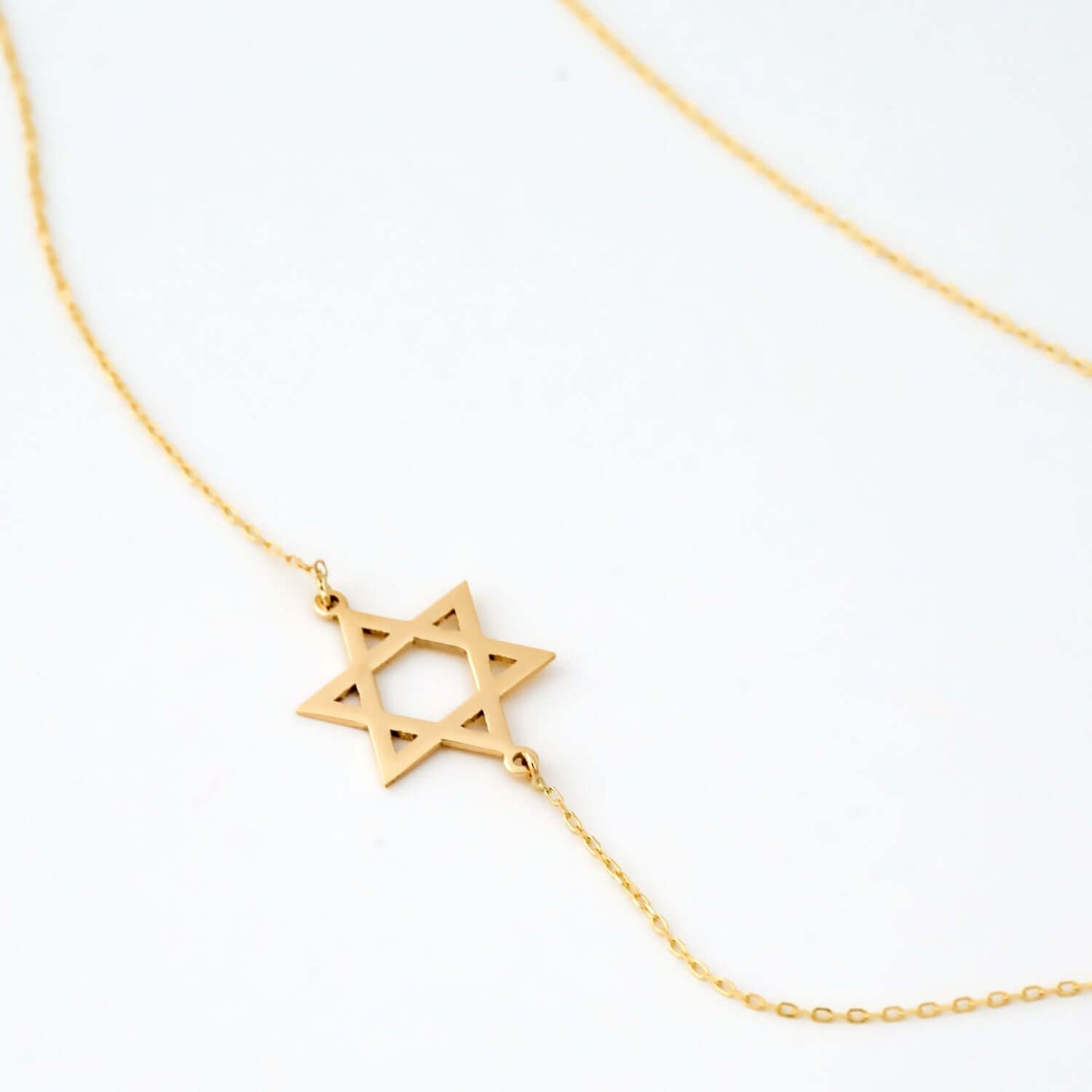 Collier inversé avec étoile de David en or massif 585