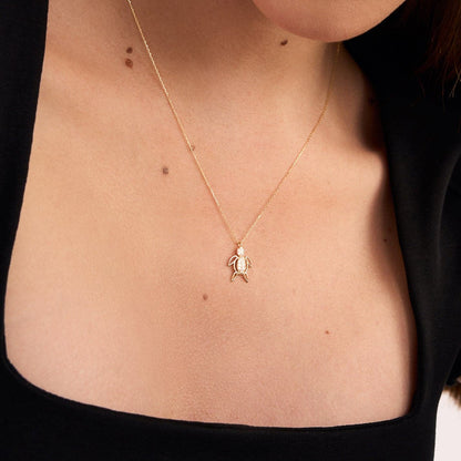 turtle pendant necklace made of 585 gold