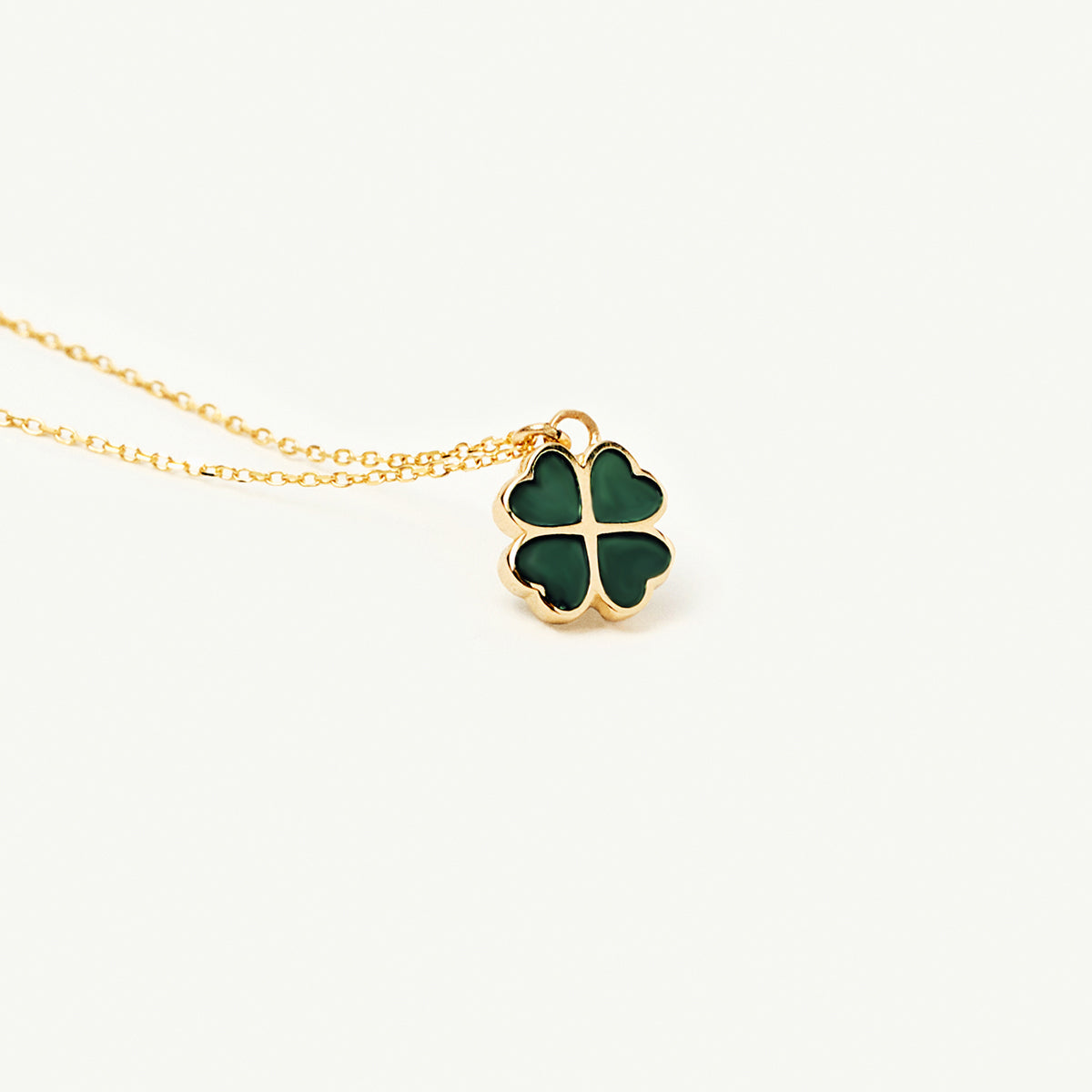 Green clover necklace made of 585 solid gold