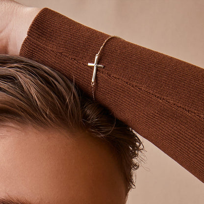 Horizontal cross bracelet made of 585 gold, adjustable