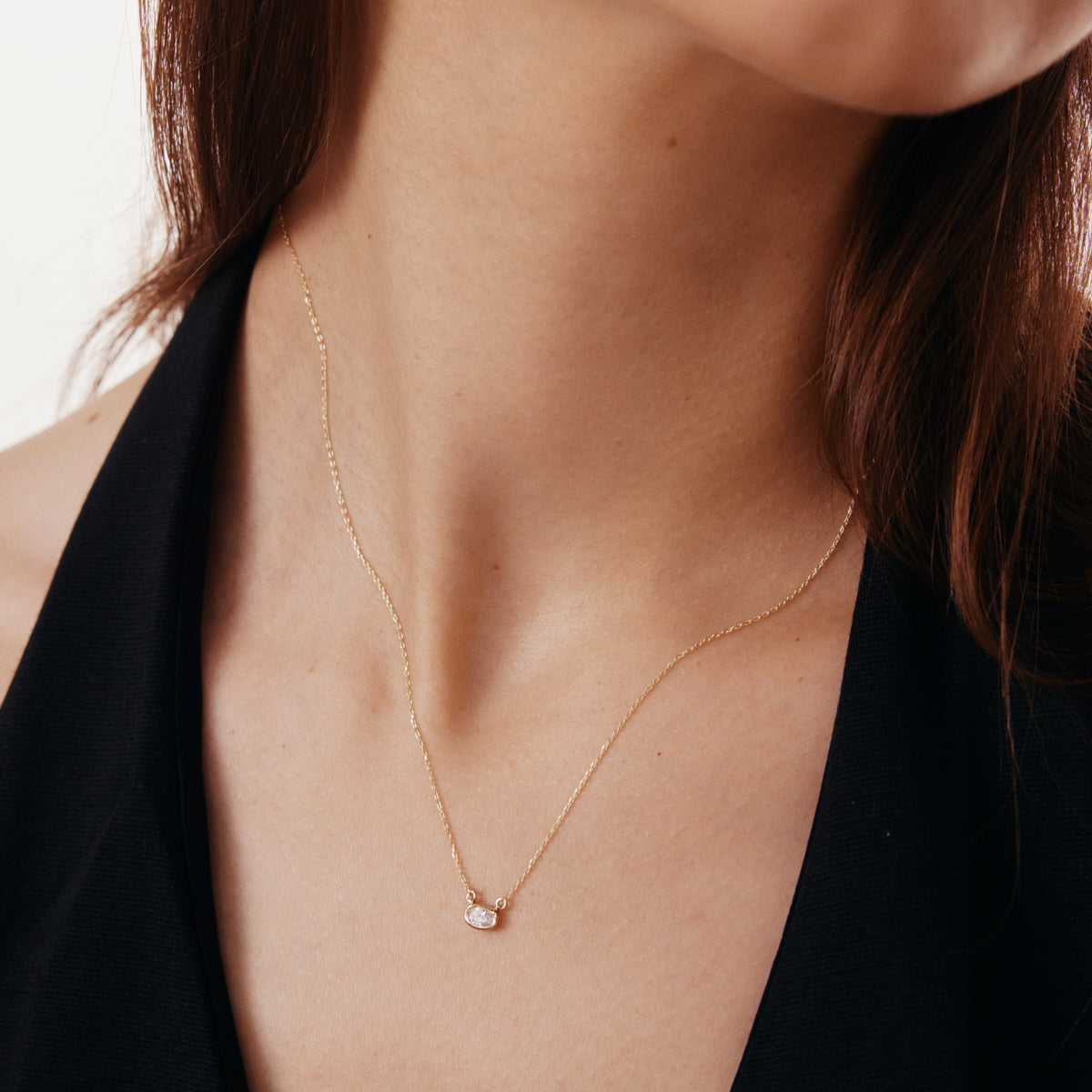 Collier avec pierre de naissance ovale de novembre en or 585