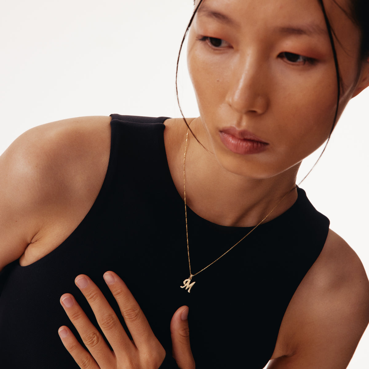 Halskette mit zierlichem Buchstaben-Anhänger