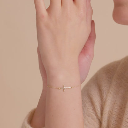 Horizontal cross bracelet made of 585 gold, adjustable